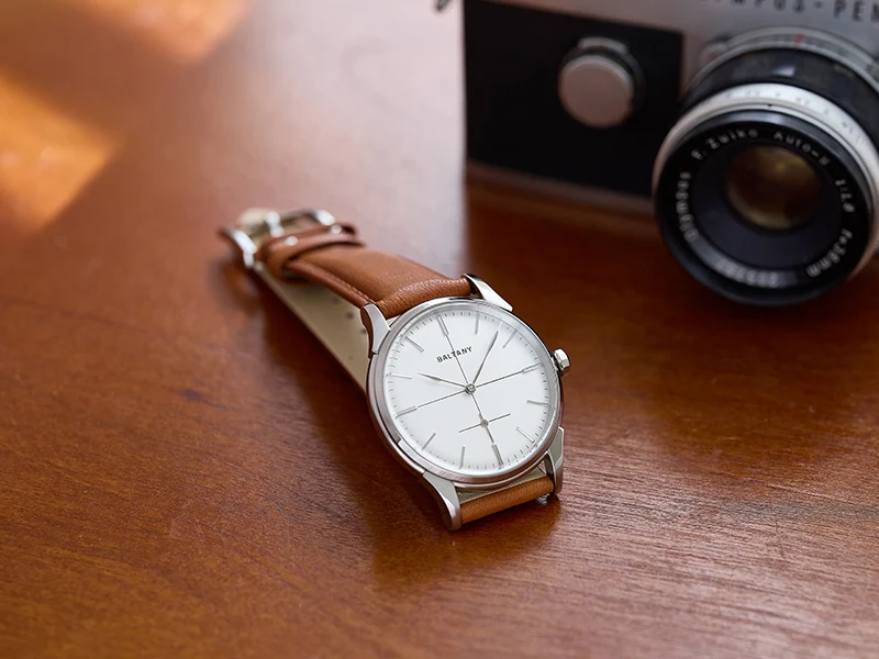 Baltany S4092 38mm Schlanke Vintage Dress-Uhr Elegantes Zifferblatt mit Fadenkreuz Kleine Sekundenanzeige Saphirglas Lederarmband Formelle Büro- und Alltagsuhr – Detail 3