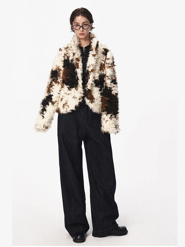 

Новая осенне-зимняя модная коллекция пальто из искусственной шерсти в стиле Майяра для женщин короткое и модное плюшевое пальто