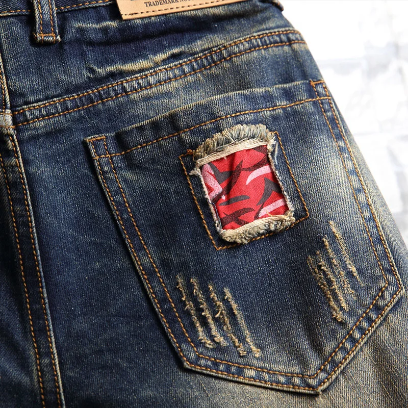 Celana pendek denim musim panas pria, celana pendek sepeda motor mode retro ketat slim-fit, celana lubang & patch 2024