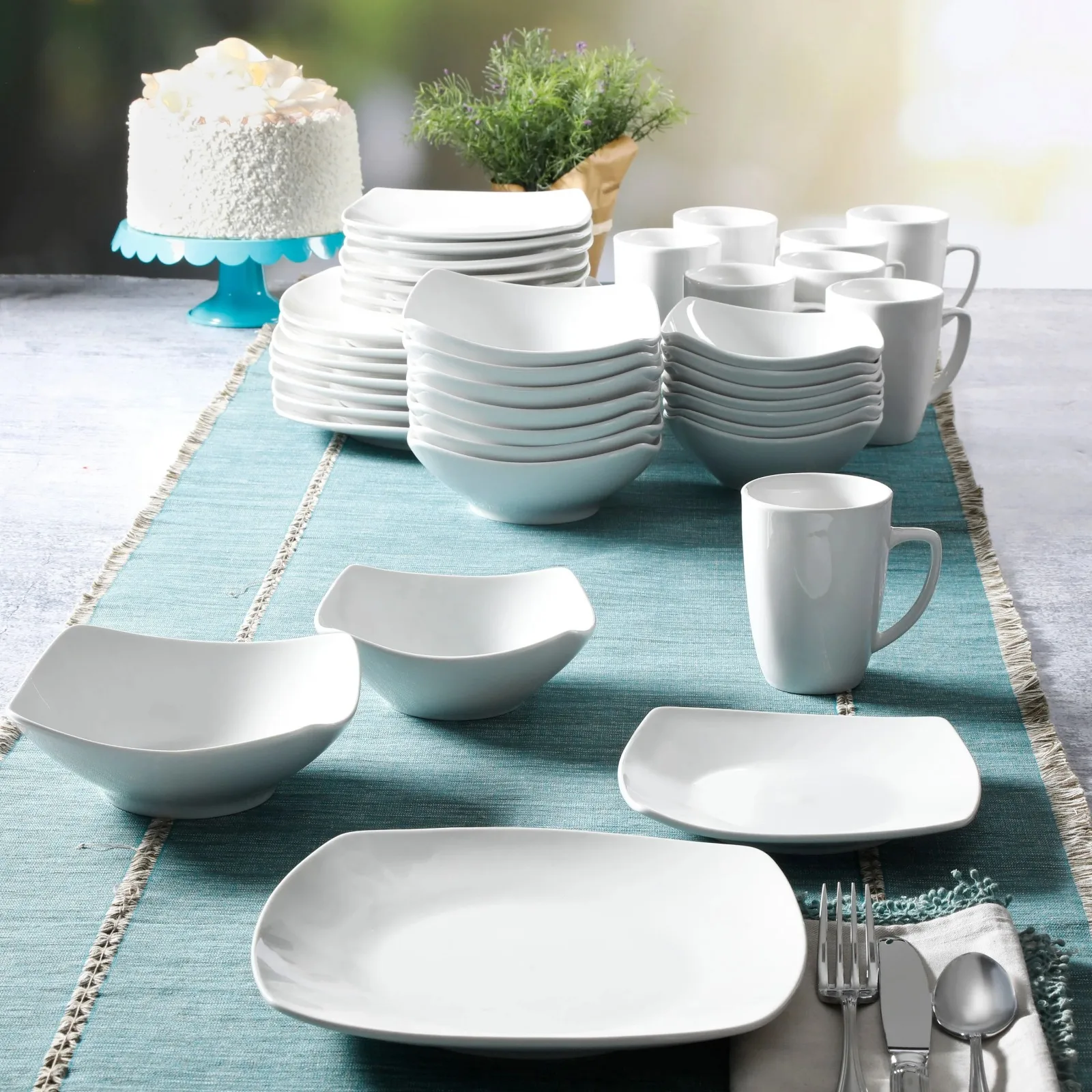 

US Everyday Square White Ceramic Expanded 40-Piece Dinnerware Set8 - 10.5" Dinner Plates 8 - 8" Salad