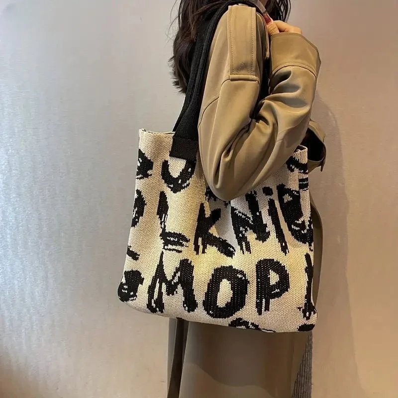 

High Quality Designer Luxury Bag for Women – Shoulder Bag 2025 with Elegant Details, Classic Tote Style, Perfect Gift