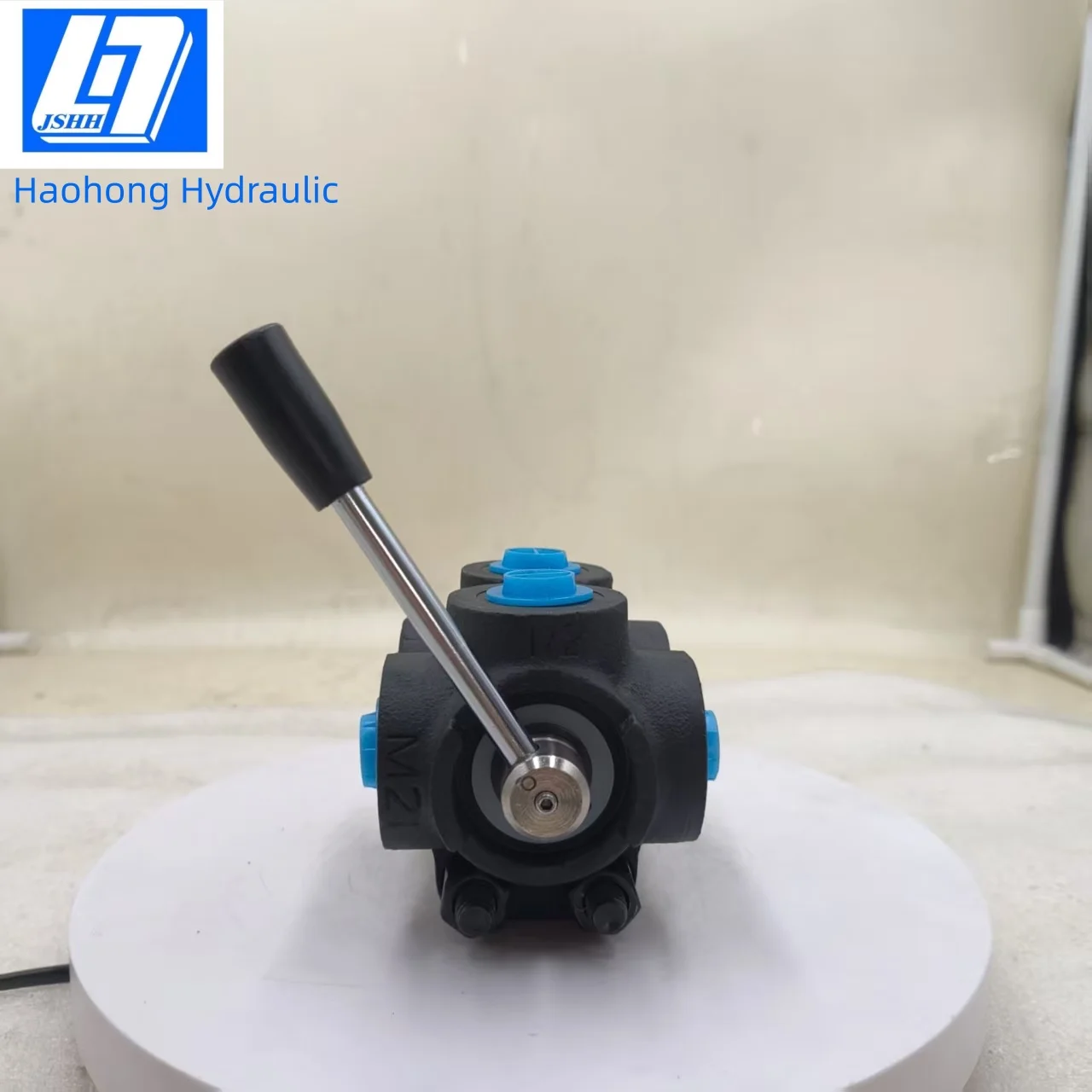 

Haohong DF 6 VIE 1/2 -CC 6 Way Hydraulic Diverter Valve Directional Control Valve 90 L/min G 1/2 Close Center 250 Bar 1 Year