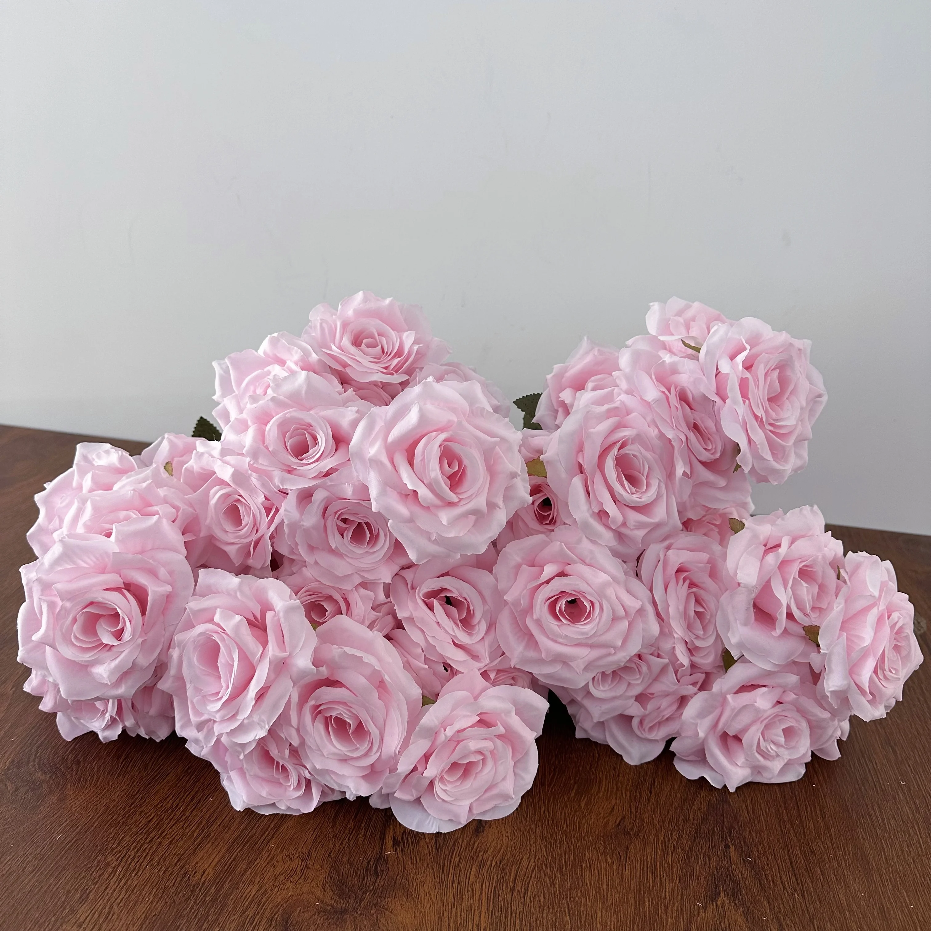Lebensechte 9 Köpfe Seidenrosen Künstliche Blume Rosa Lila Gefälschte Blumenstrauß Rose Für Zuhause Hochzeit Dekor Valentinstag Party Desktop – Detail 1