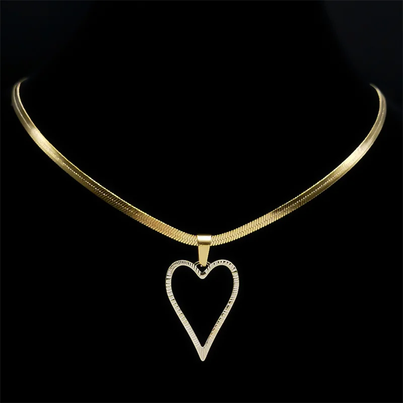 Vintage Stainless Steel Hollow Love Heart Pendant Necklace for Women Boho Snake Blade Chain Choker Neckalces Party Jewelry NA40