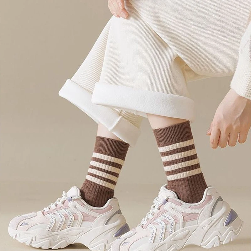 الجوارب النسائية اليابانية Harajuku الشتاء سميكة الدافئة مريحة الكشمير الجوارب لفتاة شريط بسيط تنوعا منتصف جوارب أنبوبية #3