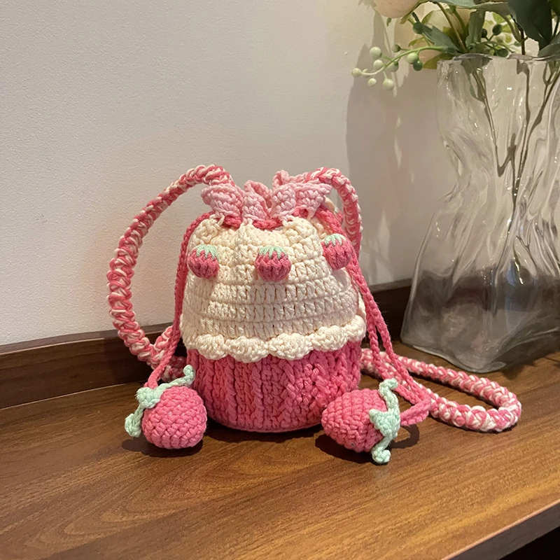 

Сумки через плечо из пряжи в стиле пэчворк, новые летние полые сумки 2025, горячая распродажа, женские сумки, изысканные милые универсальные сумки на плечо