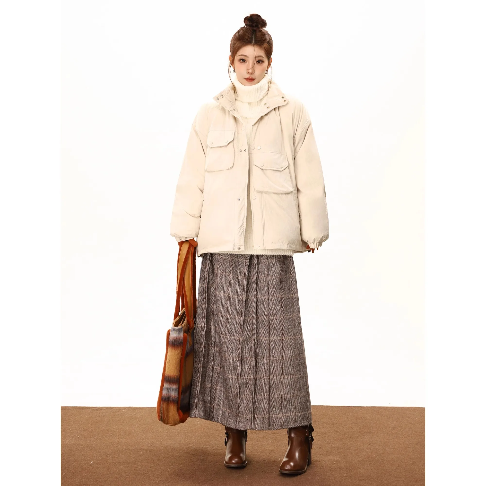 Nowa kurtka damska 2023 zimowa ubrania wyściełane bawełną koreańska modne, ciepłe ze stójką pikowana kurtka kobiet ciepłe topy