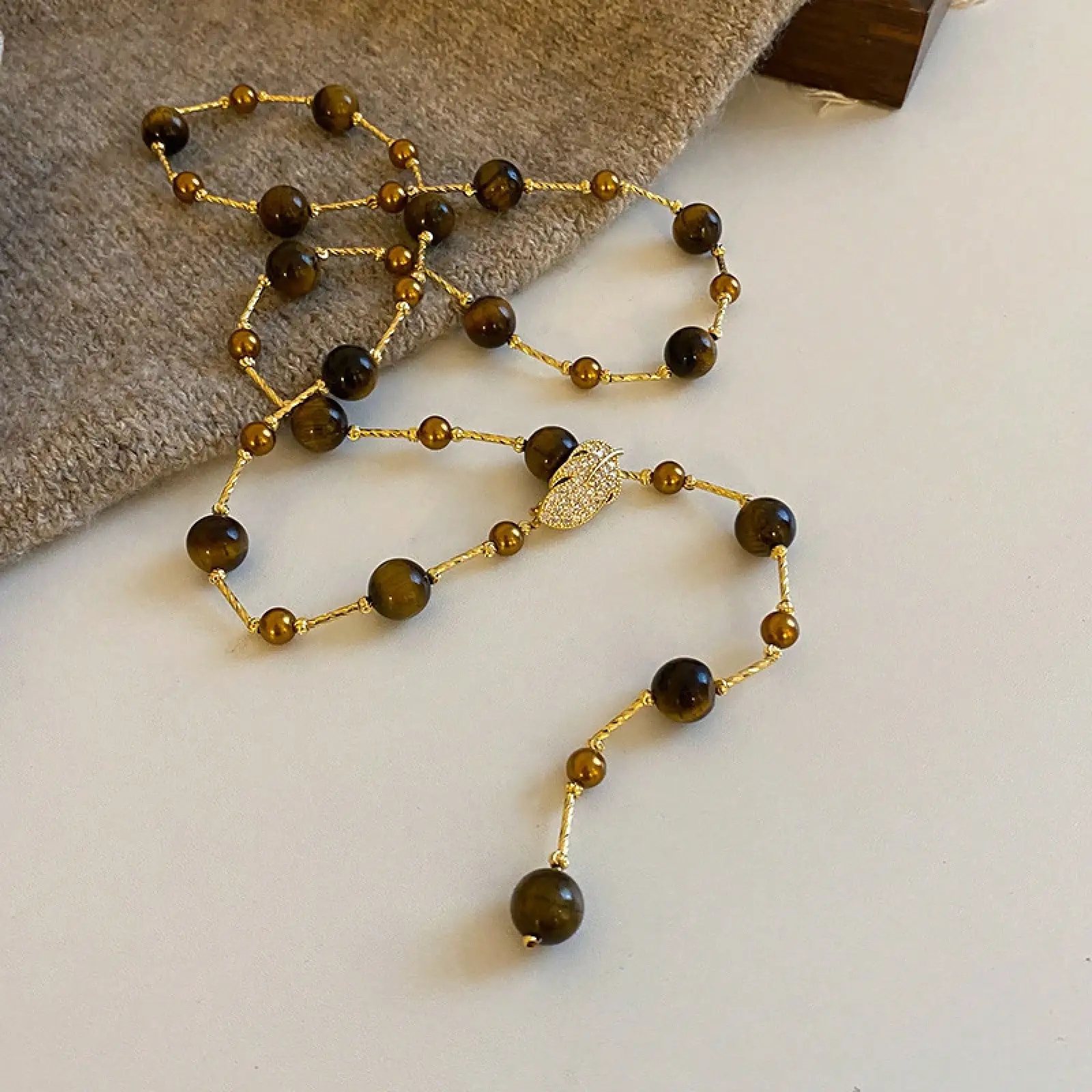 Retro Caramel Tiger's Eye Beaded Long Sweater Chain, Luxury High-End Elegant High-Grade Autumn And Winter Accessory Necklace For Women