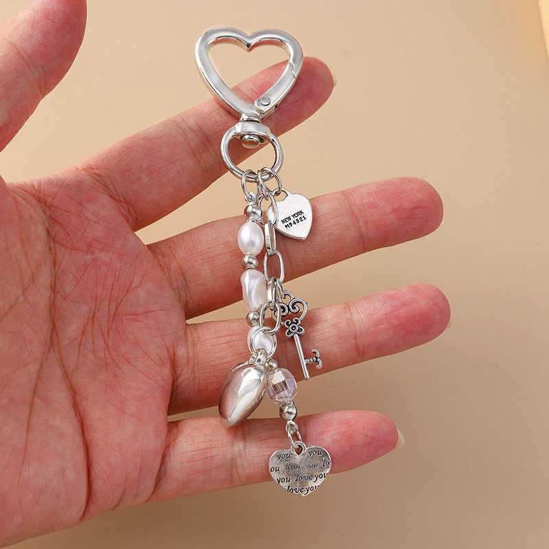 Aihua Y2K Cute Metal Love Heart Key Chain Pearl Key Ring for Women Girls Handbag Pendants DIY Handmade Jewelry Accessories Gifts