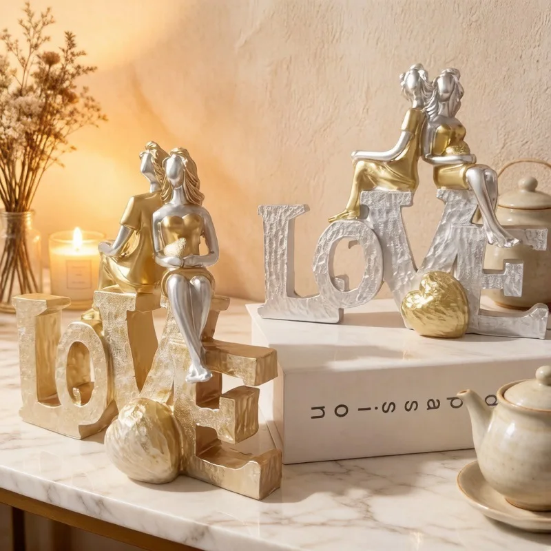 

European Retro Style, Couple's Light Luxury High-end Feeling LOVE Handicrafts Wedding andHolidayDecoration Accessories Sculpture