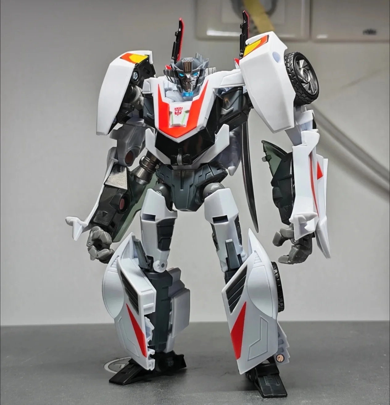 APC Transformation Toys IDW Wheeljack Wandering Warrior with Accessory Kit Action Figure Deformable Car Robot Model Boy Gift view 4