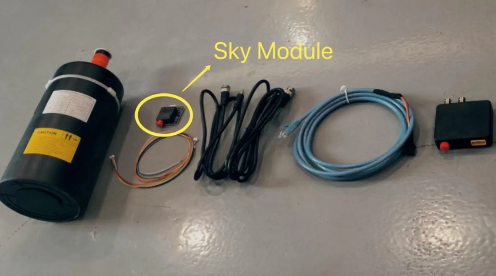 

Fiber Optic Drone Data Transmission Module 20KM Optical Single Mode Fiber HDMI/ETH Dual Output Reusable Modules for FPV RC Drone