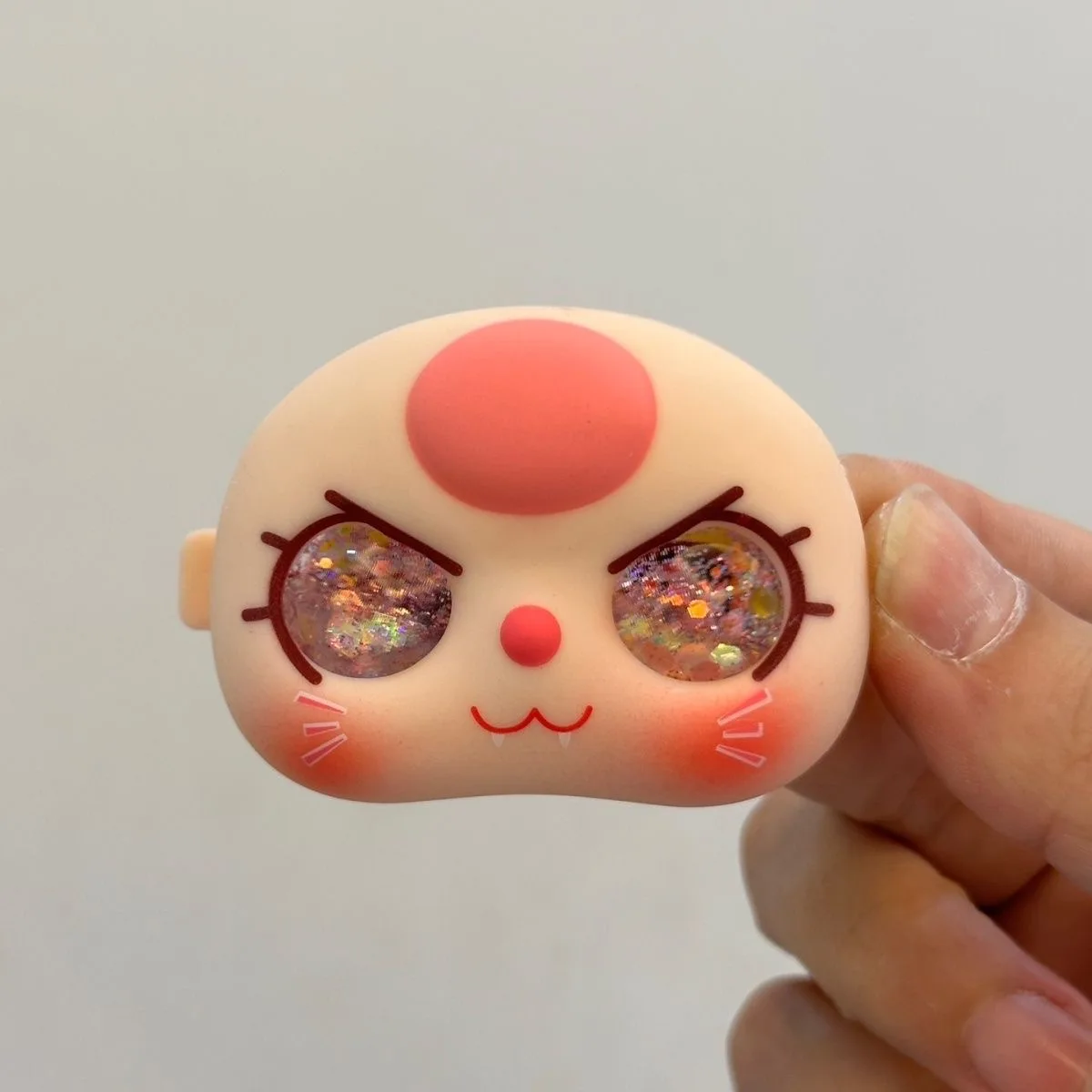 متوفر في المخزون مناسب لـ 80% طفل ثلاثة لطيف على شكل وجه قطة يدوية من الفينيل بديل لعبة إكسسوار عالي الجودة