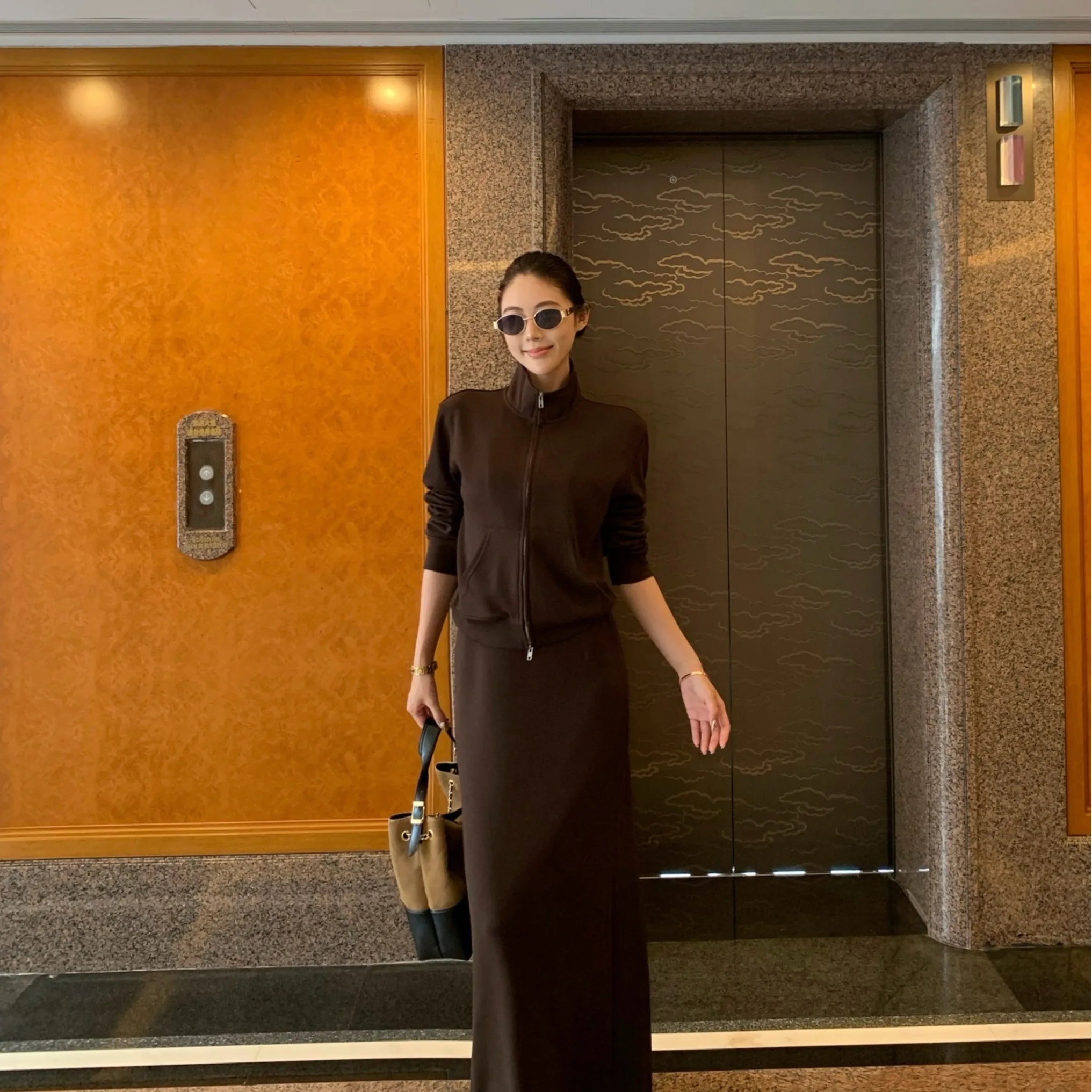 

Мягкий повседневный комплект в Корейском стиле с высокой талией, тонкая юбка трапециевидной формы, женский модный комплект, осень-зима, Новое поступление, для поездок на работу Sle