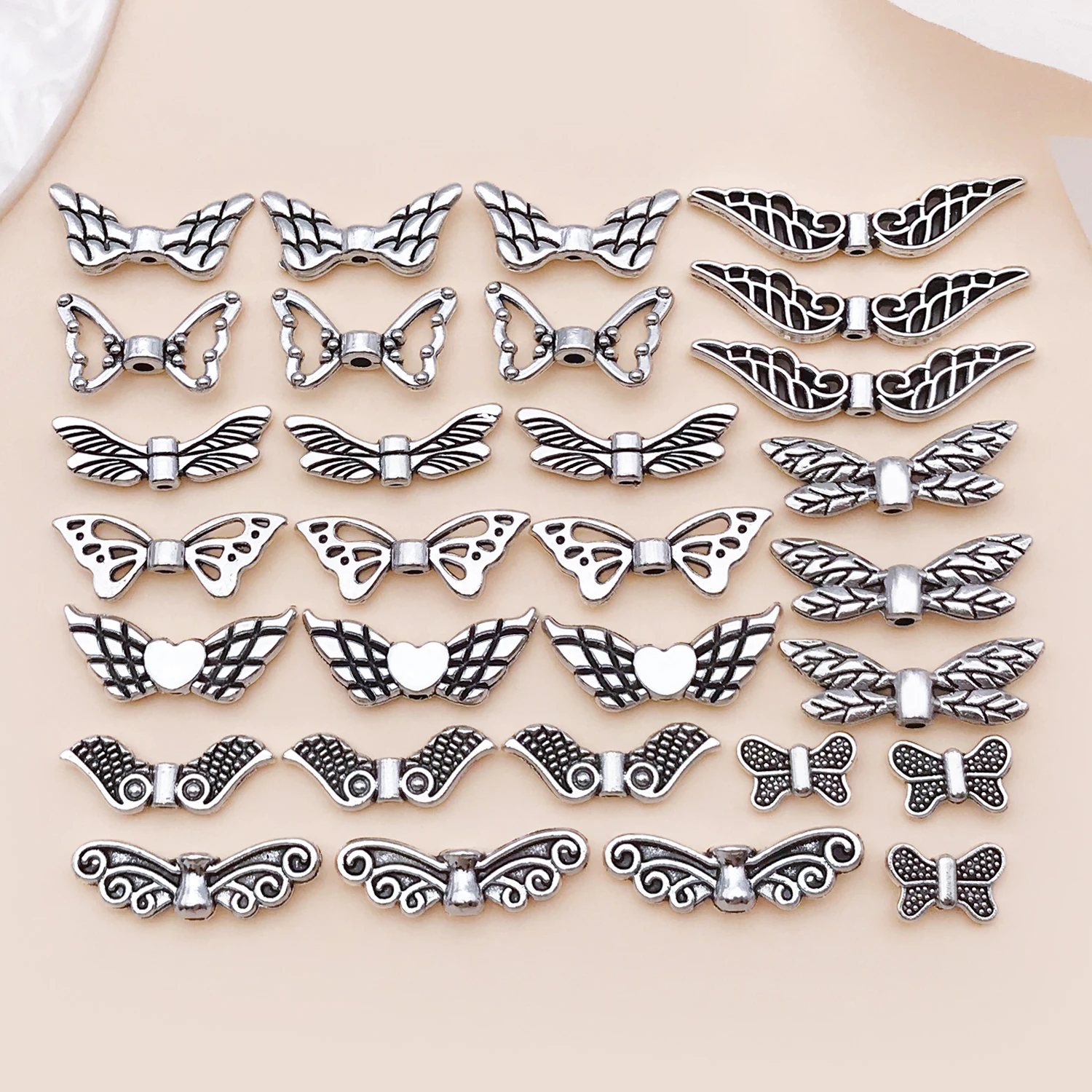 30 teile/los Hohl Schmetterling Lose Perlen Spacer Perlen Silbrig Farbe Gold Farbe Tiere Perlen für DIY Schmuck Armband Finden ﻿