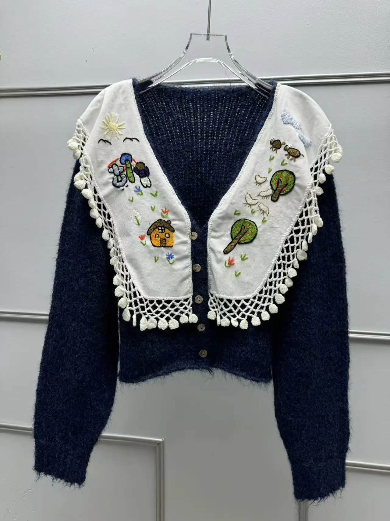 

Французский вязаный свитер ручной работы с вышивкой цветов, свободный крой, большой V-образный вырез, женский, из смесовой шерсти, с длинными рукавами, укороченный