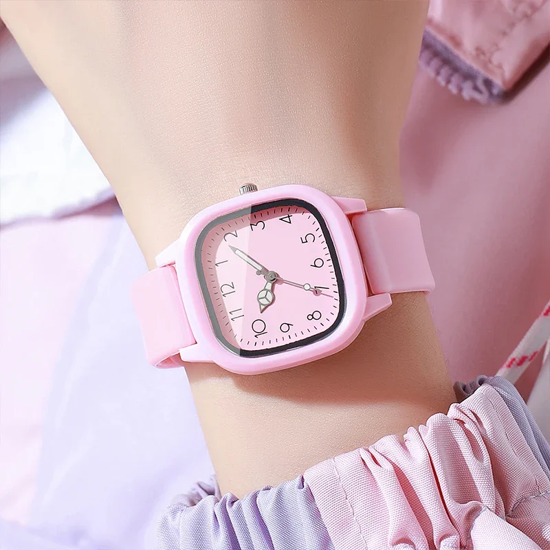 Fashion Square Women Quartz Watch Casual Silicone Band Ladies Wristwatch for Girls Clock Relogio Feminino