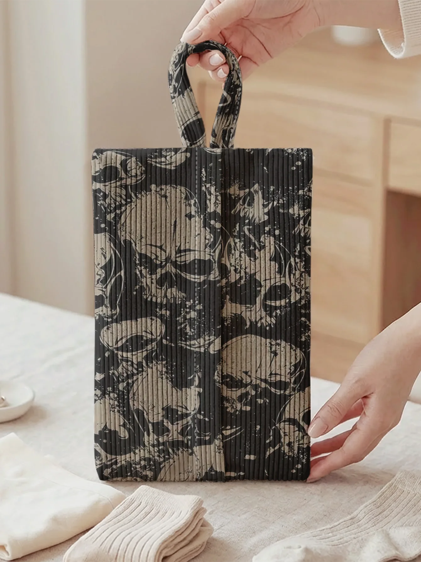 Vintage Skull Print Corduroy Vertical Storage Bag, Handheld Fabric Organizer for Underwear and Socks