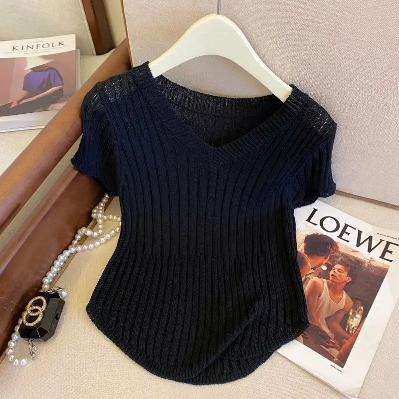 V-neck short-sleeved sweater female 2024 summer new western style slim irregular chic fashion Joker slim short knit top.