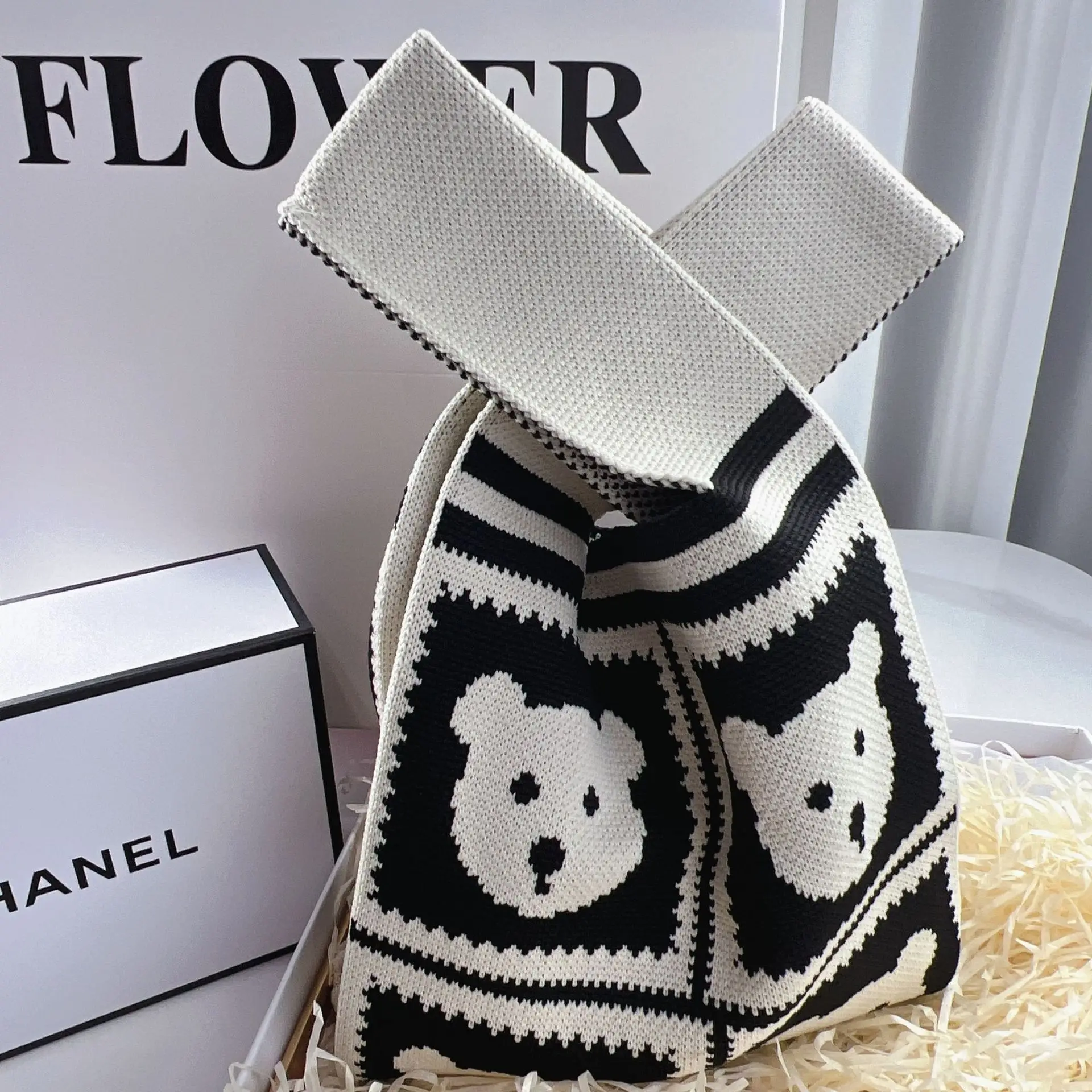 Large Capacity Cartoon Knitted Single Shoulder Handbag Versatile Street Style Handheld Bag Medium Softness Polyester Material