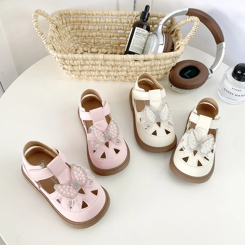 

Летние повседневные сандалии 2026 года с Т-образным ремешком, детские туфли-принцессы, модные пляжные туфли для девочек с вырезами, кружевом и бантом, нескользящие