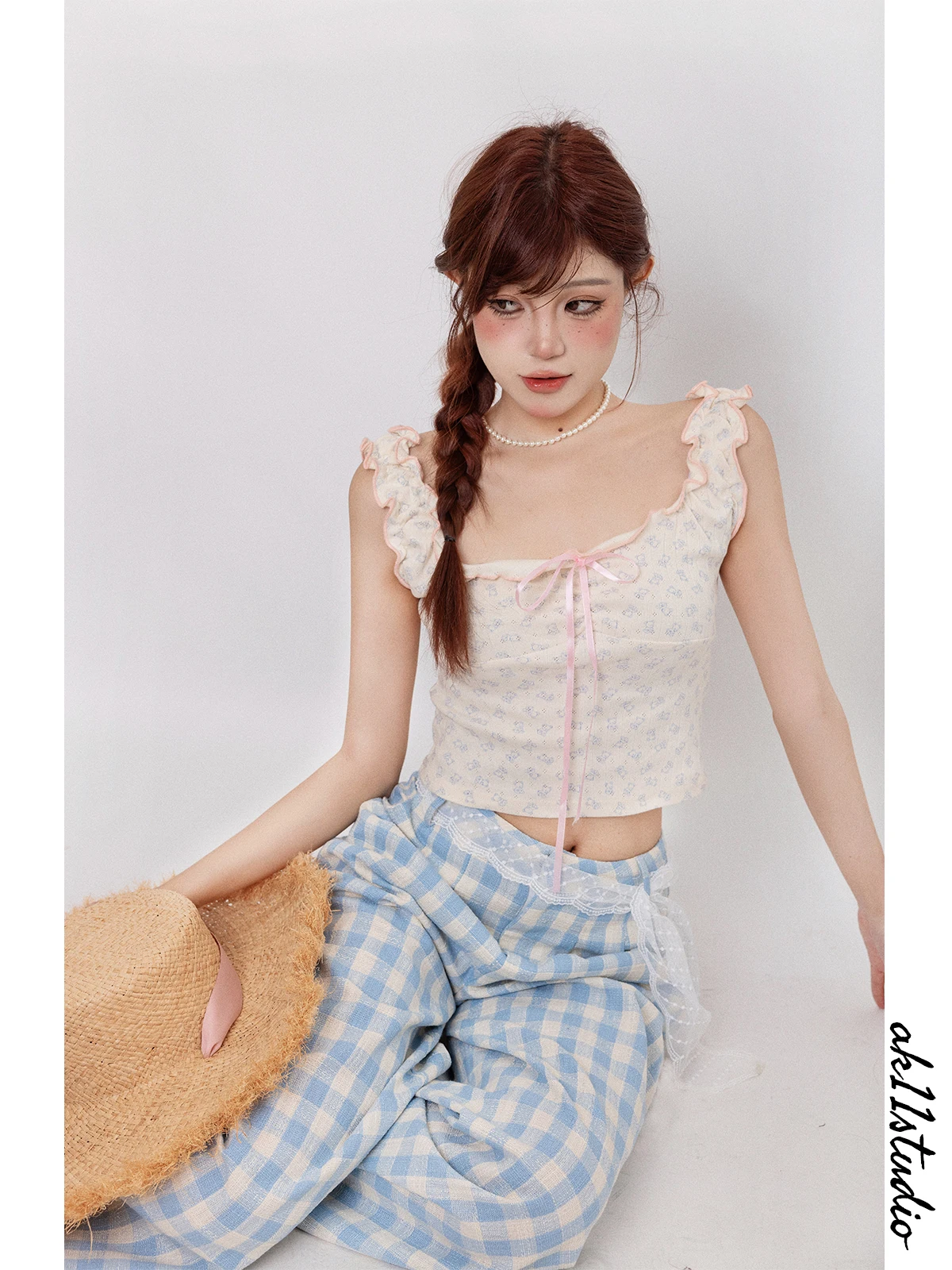 

Жилет AKSTUDIO Summer 2024 Pure Desire Milk Fufu Svel с принтом Wood Ain для женщин, милый и стильный