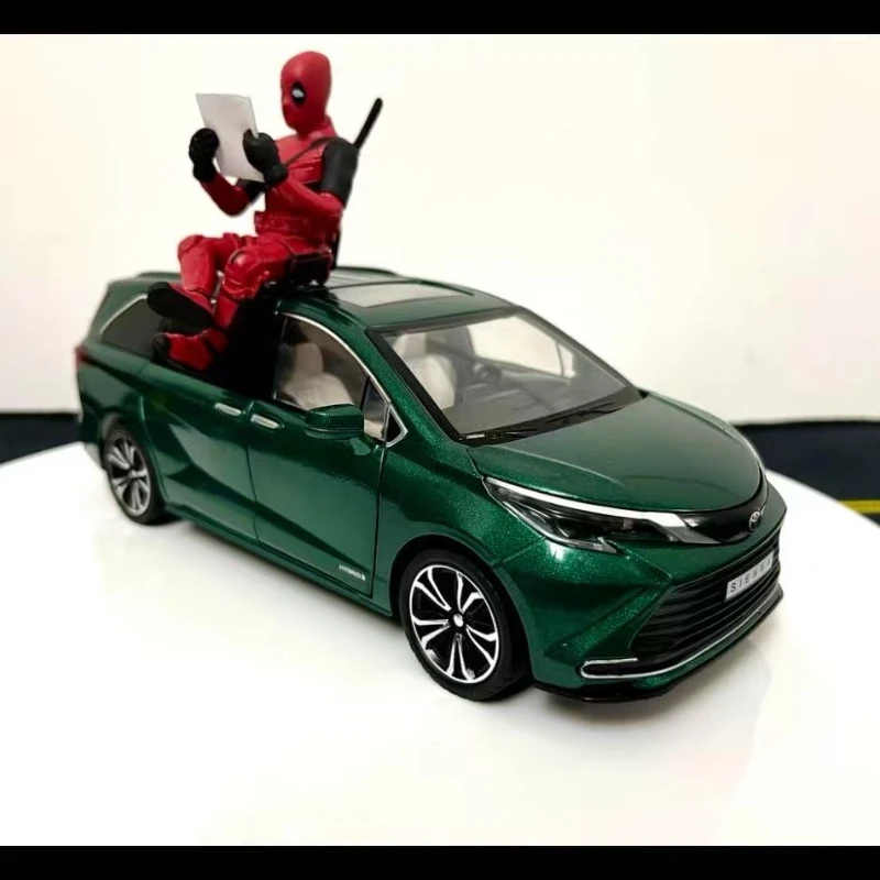 

1:24 Toyota Sienna MPV Diecast Toy Car Model Miniature Pull Back Sound & Light Doors Openable Collection Gift For Boy Kids