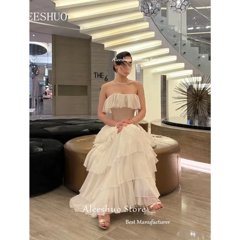 Prosta, długa suknia balowa typu sheath, seksowna, bez ramiączek, bez rękawów, warstwowa suknia wieczorowa, bez pleców, sznurowana, do ziemi, w stylu Arabii Saudyjskiej.