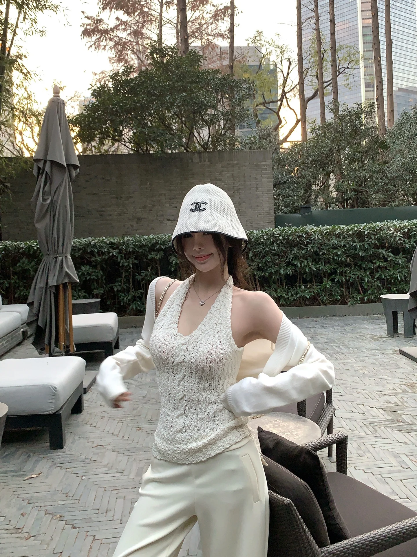 

Сексуальный вязаный топ-жилет для женщин, белый, с вырезом на животе, из полиэстера, облегающий, повседневный, на каждый день, весна