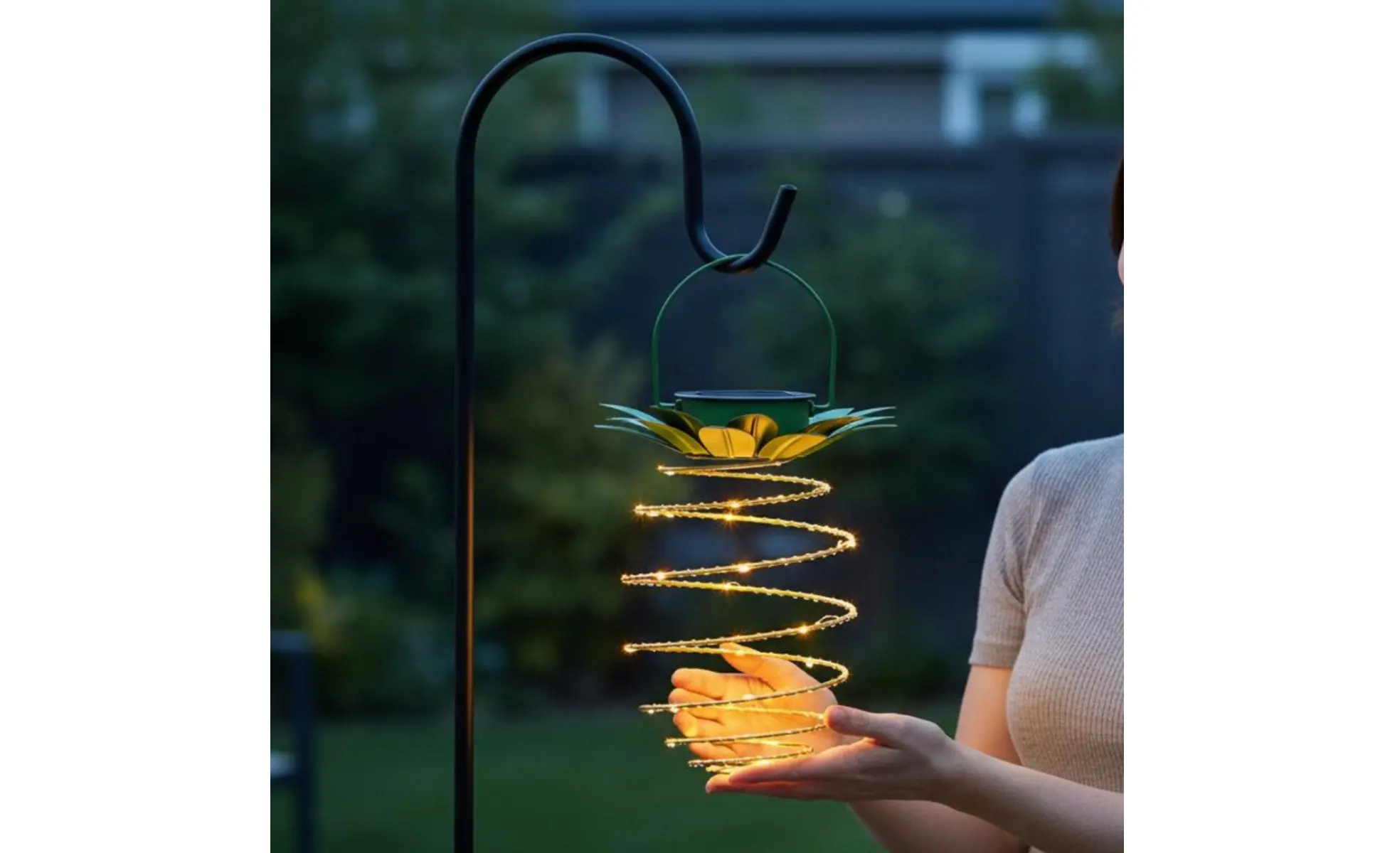 2 Pieces Solar Pineapple Lamp Waterproof Pineapple Hanging Lantern Garden Decoration Auto On/off Mode Outdoor Lighting for Patio 2 Pieces Solar Pineapple Lamp Waterproof Pineapple Hanging Lantern Garden Decoration Auto On/off Mode Outdoor Lighting for Patio