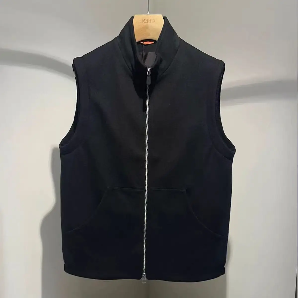 

LP letter embroidery simple business stand-up collar vest