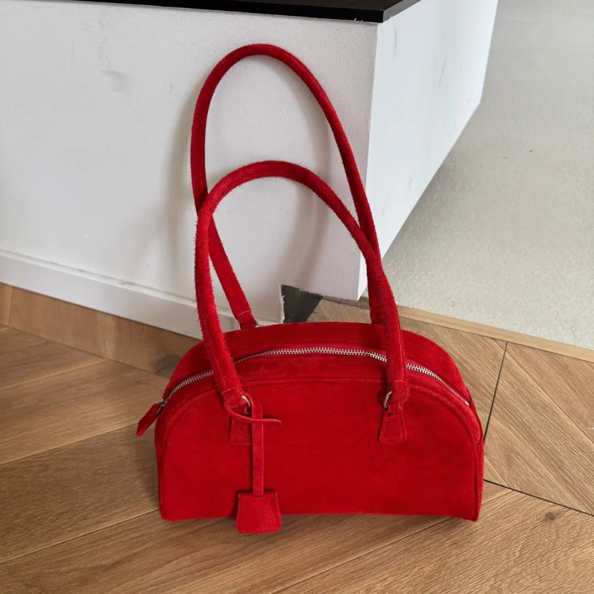 

2025 New Retro Matte Leather Boston Bag Women's Autumn and Winter Pillow Large Capacity Commuter Fashion Portable Shoulder Bag