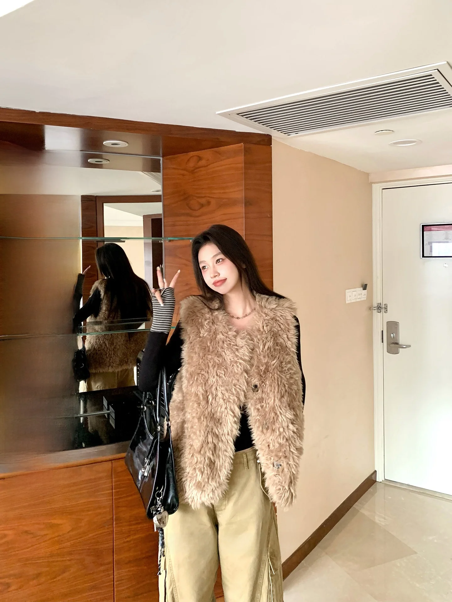 

Retro American Sle Fur And Leather Vest Loose Soft ort Svel Youth Women's Faion Autumn Winter Clothing