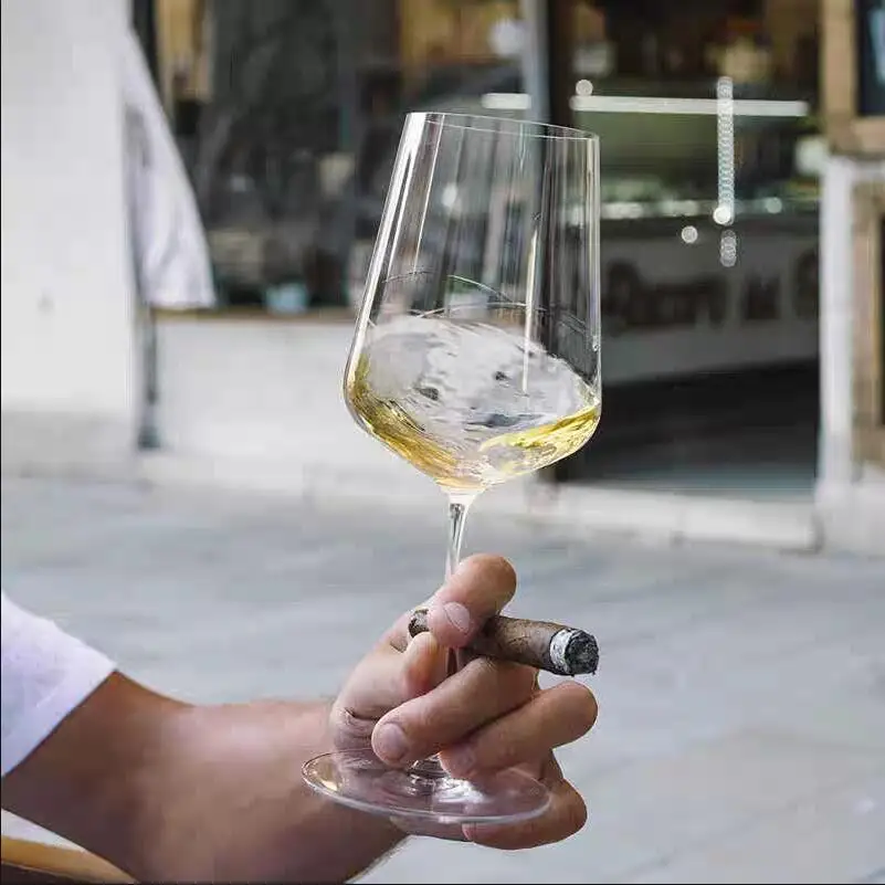 

1PCS Burgundy Bordeaux Style Upscale Banquet Party Wine Glass Extremely Thin Masterly Craft Perfect Flawless Classics Goble