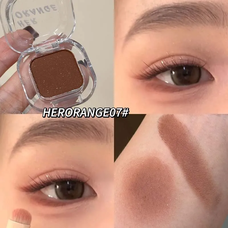 لوحة ظلال عيون بلون أحمر غير لامع وبني لؤلؤي لامع منخفض التشبع لتسليط الضوء على مكياج ظلال العيون الأرضية