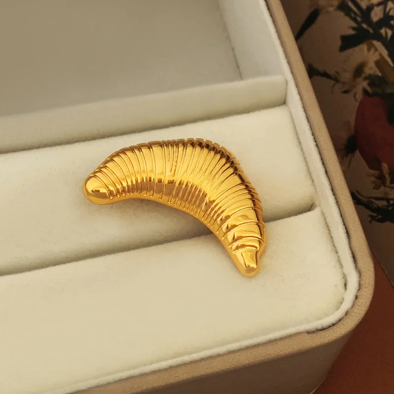 

Croissant Brooch,Gold Plated Metal Corsage, European Niche Suit Accessory