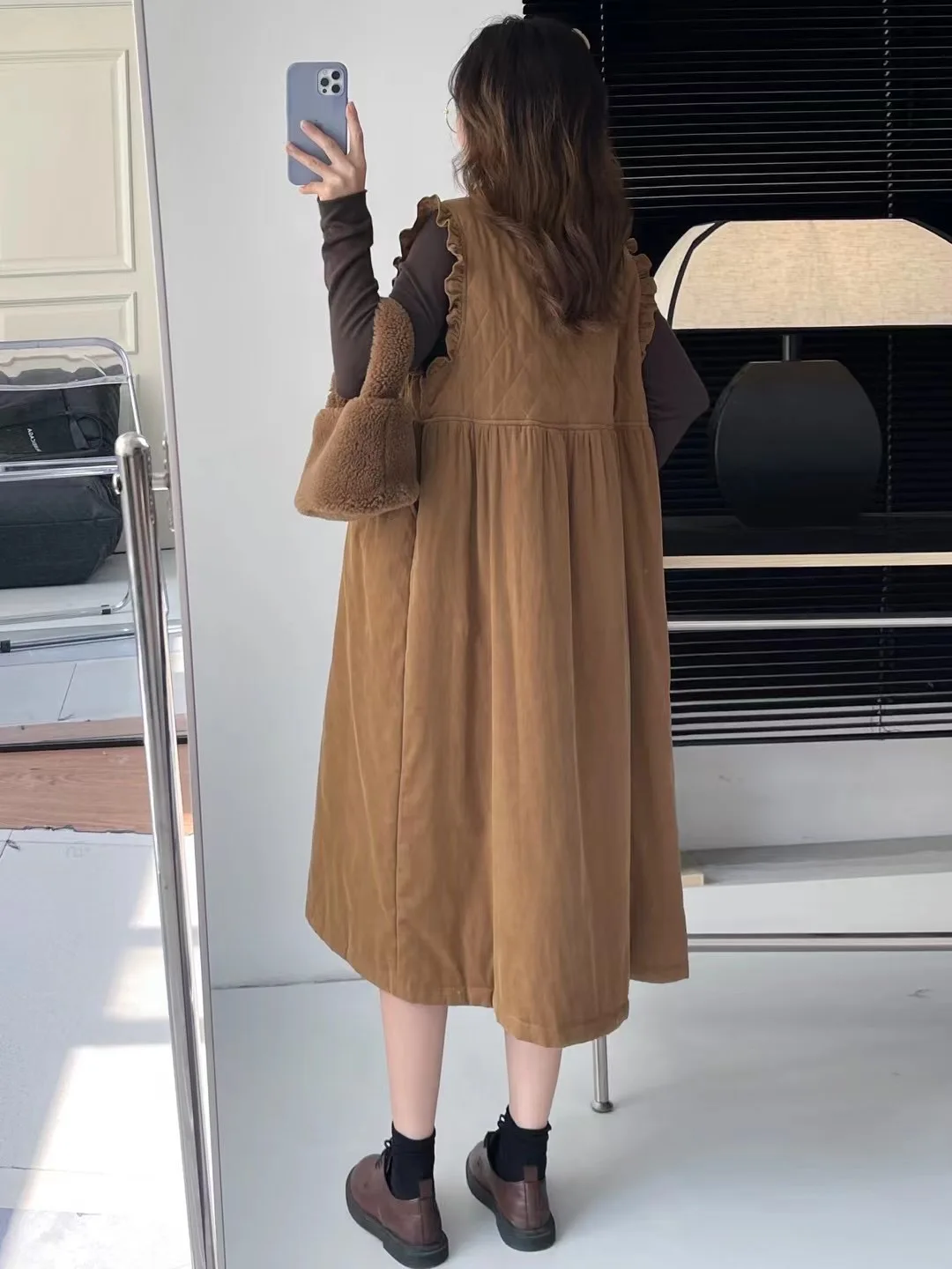 سترة قطنية مبطنة بنقشة مربعات مع أزرار أمامية وحواف دانتيل طويلة على شكل حرف A، تصميم حلو مضاد للشيخوخة للنساء الشابات