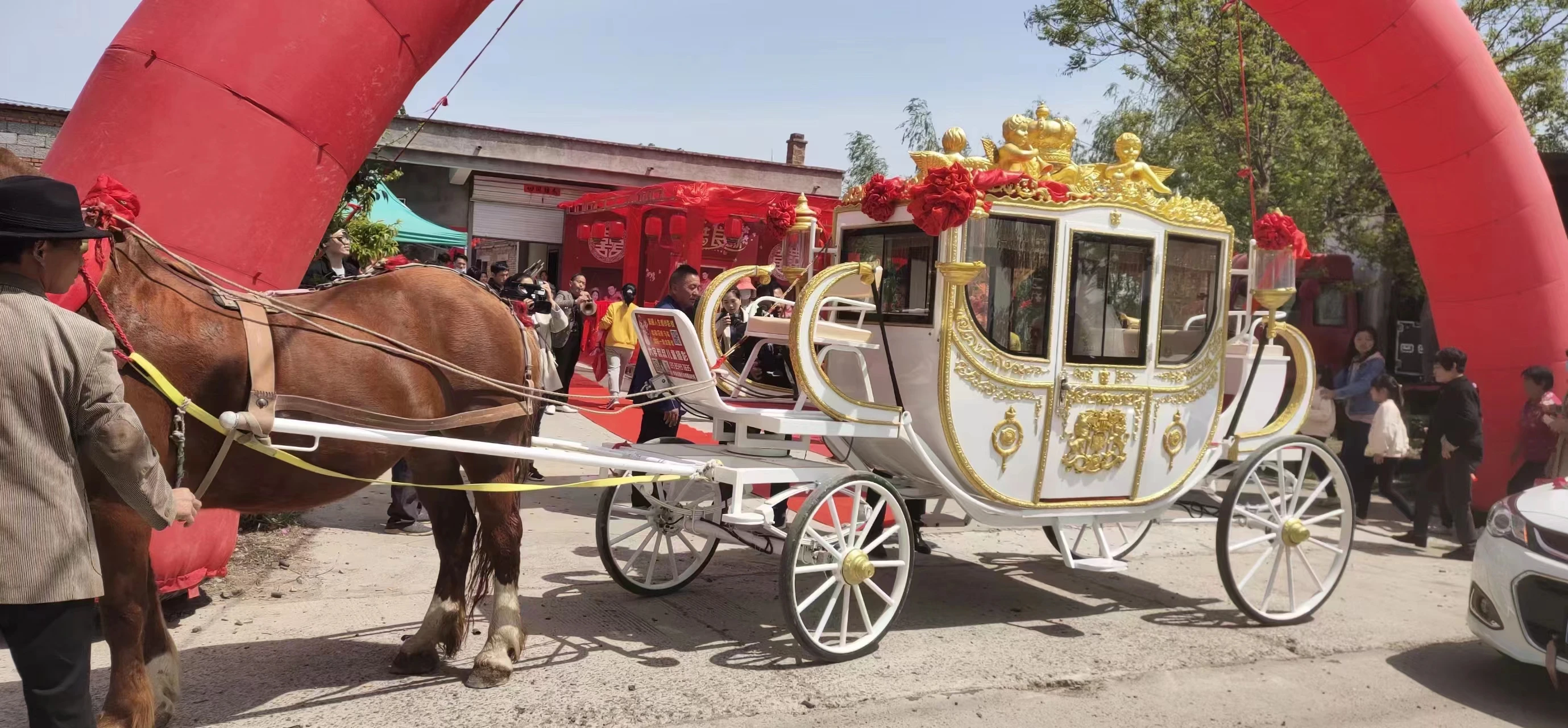 รถฟักทองซินเดอเรลล่ารถม้าประดับม้ารถเข็นปรับแต่งได้สำหรับเทศกาลคริสต์มาส