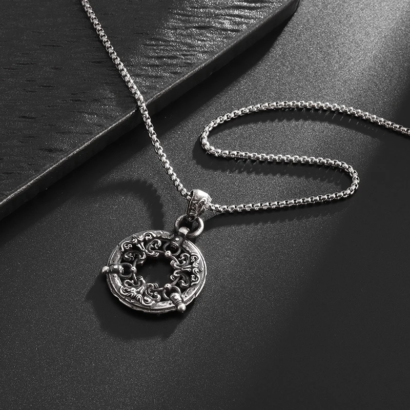 Fashionable Retro Hollow Circular Pattern Pendant Necklace for Men and Women Personalized Trendy Hip-Hop Jewelry Accessories