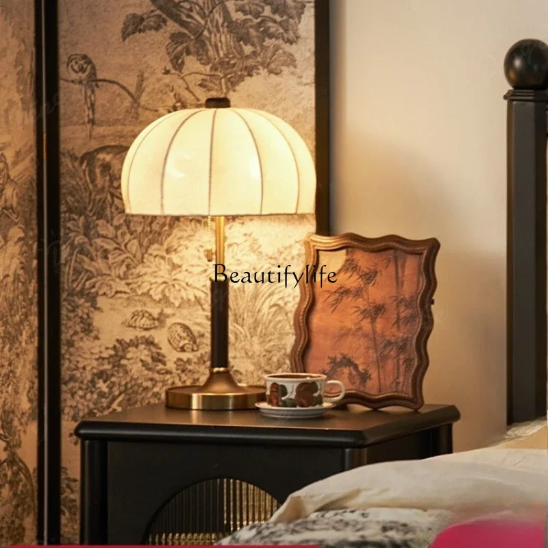 

LJYFrench medieval style American retro desktop luminous objects living room decoration high-end solid wood
