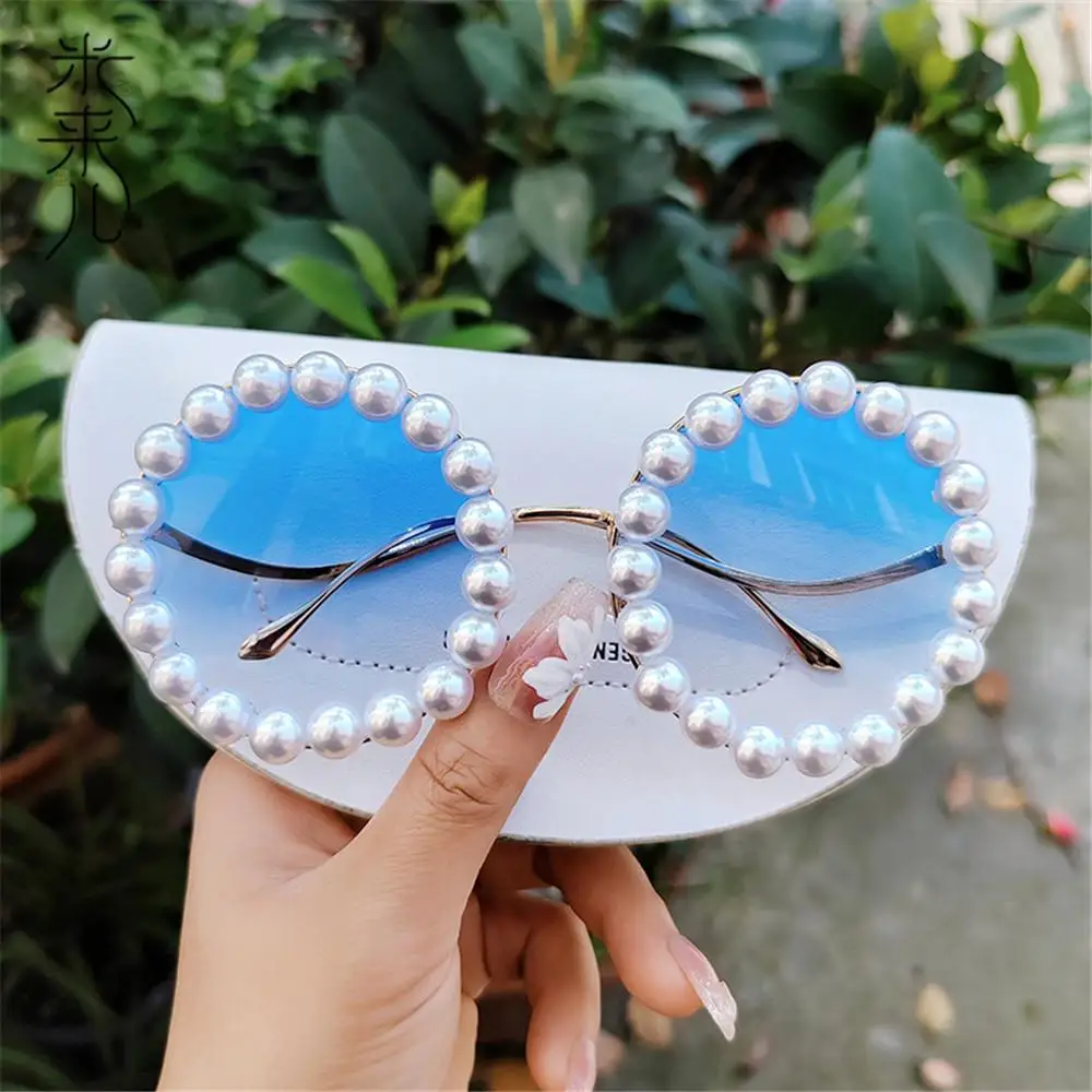 INS Style Pearl Sunglasses Fashion Vintage Luxury Party Glasses Unique Trendy Wavy Metal Temples Shades for Women