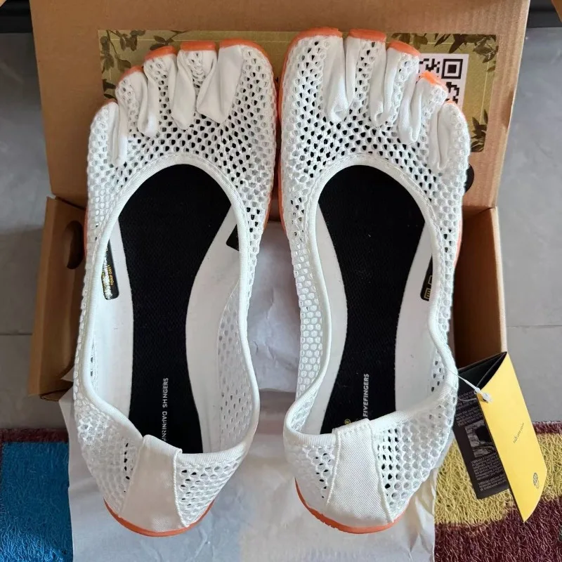 zapatos-de-pilates-para-ejercicios-de-fitness-en-interiores-yoga-y-danza-modelo-v-soul-con-cinco-dedos-diseno-de-dedos-separados-y-logotipo-en-la-caja-de-embalaje