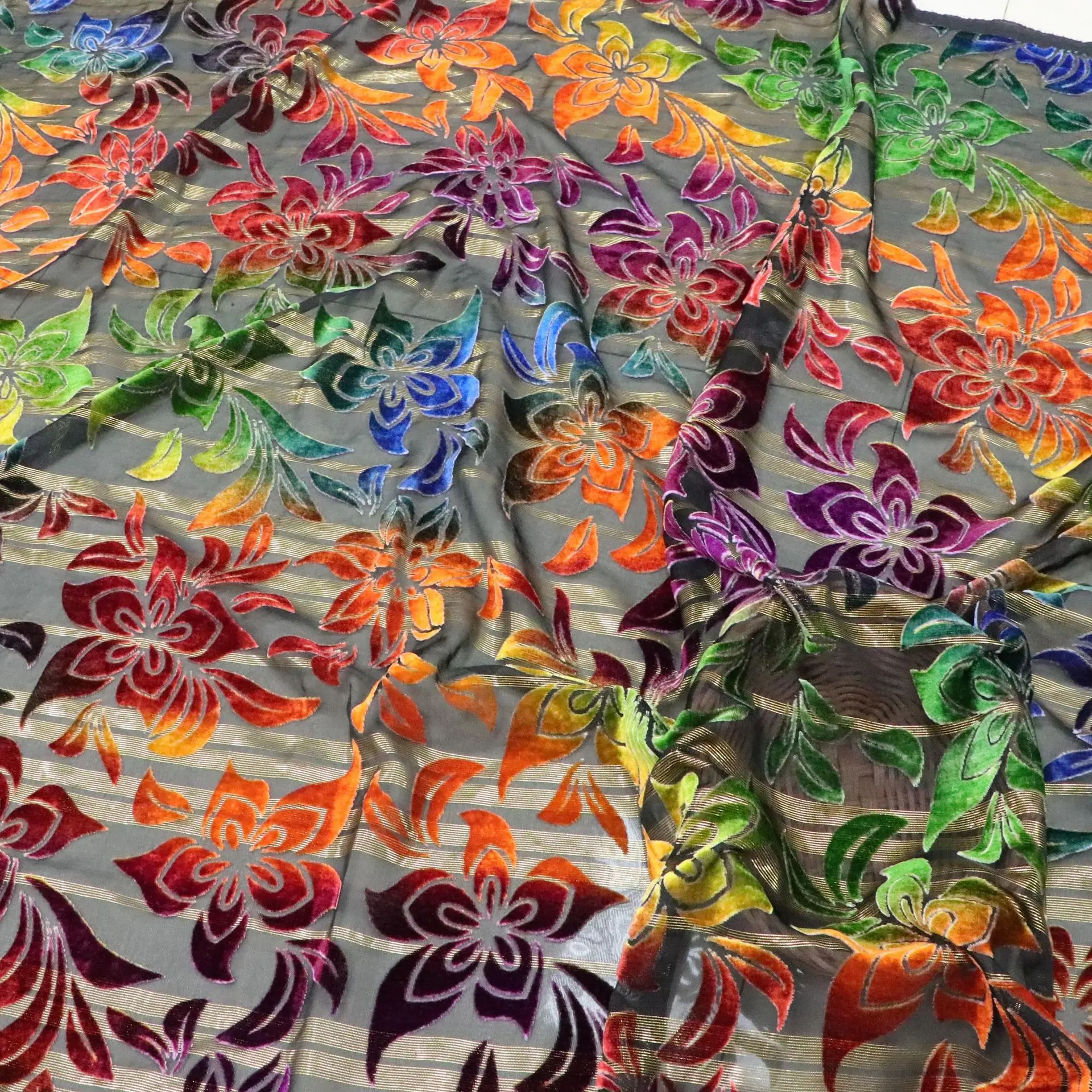 

Woven Brocade Sticky Velvet Artificial Silk Velvet Thread Silk Burnt out Hand Painted Velvet Fabric Skirt