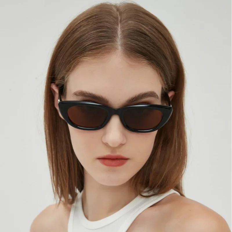 

Y2k 2026New Women's Fashion Cat Eye Sunglasses, Luxury Ladies Small Frame Glasses, Trendy Retro, Summer Beach, Travel Sunglasses