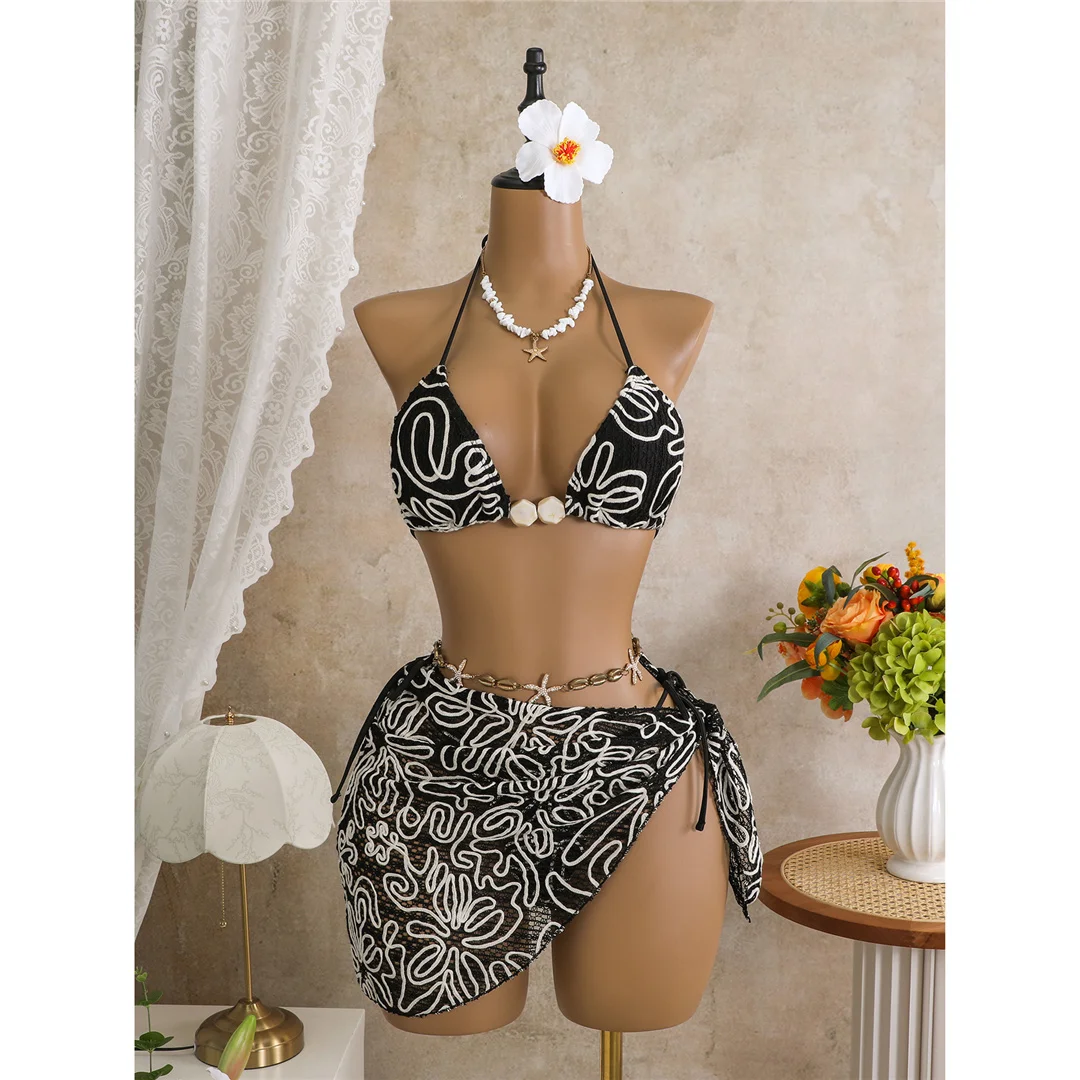 Mit Sarong-Halterneck-Bikini, bedruckter Bikini, Damen-Badebekleidung, dreiteiliges Bikini-Set, gepolsterter Badeanzug, Badebekleidung, Badeanzug, Modell V8073. – Detail 14