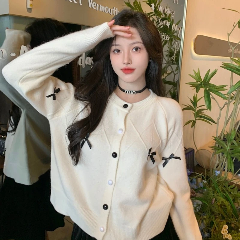 

Осень и зима, новый вязаный кардиган в клетку с круглым вырезом и бриллиантами, женский свободный тонкий универсальный свитер с милым бантом, женское пальто