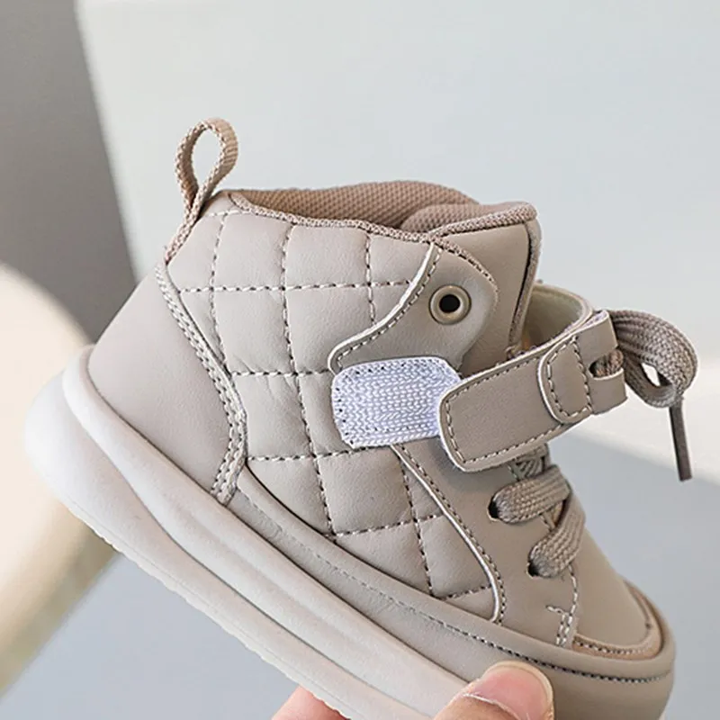 2023 nuove scarpe da bambino autunnali in pelle Toddler Boys Girls Sneakers High-help Outdoor Tennis traspirante Fashion Little Kids Sneakers