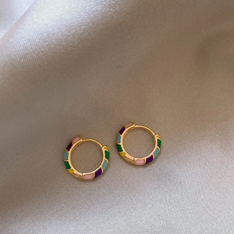 Design Sense Mini Simple Colorful Drop Glaze Enamel Hoop Earrings for Women Girls Korean Fashion Jewelry 2024 New Accessories