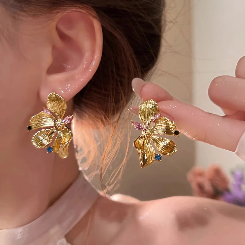 

Super fairy French retro gold flower earrings women's design earrings