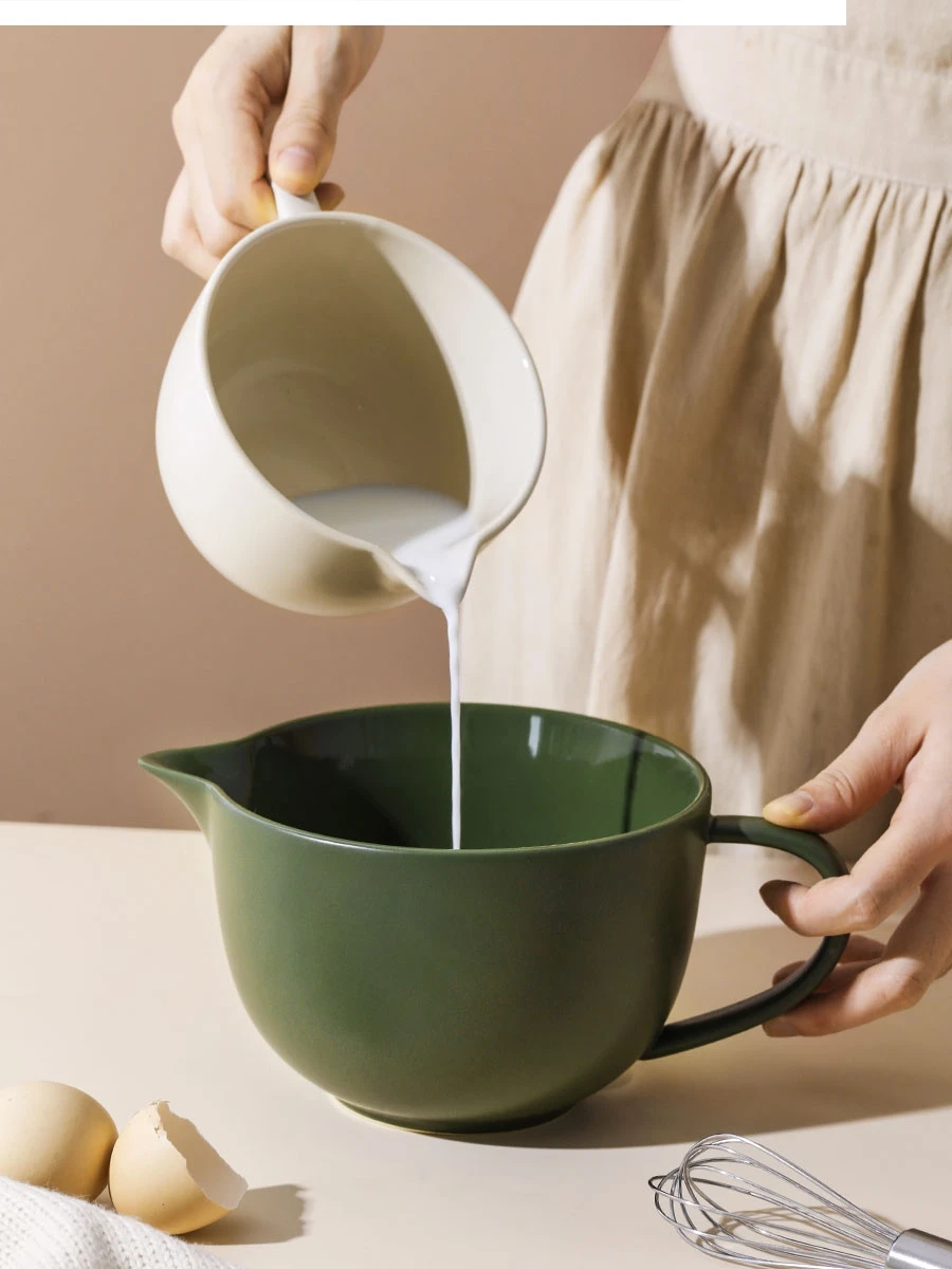 Japanese simple ceramic mixing salad bowl with measuring cup Special for beating eggs Household baking nozzle drainage